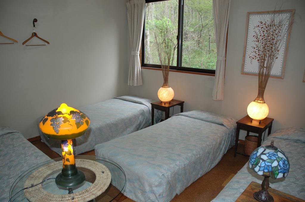 Pension Mozart Yamanakako Habitación foto
